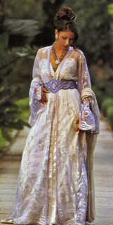 une tenue de mariage